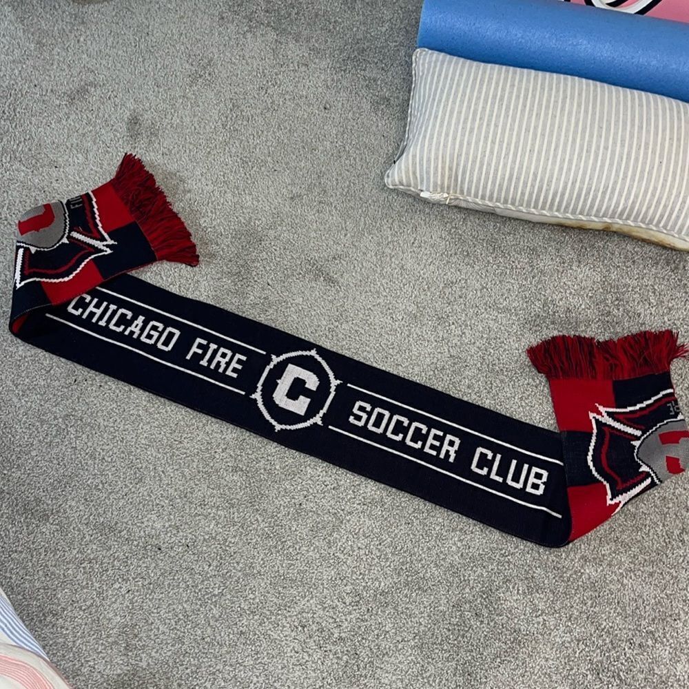 Chicago Fire MLS Soccer Team Supporter Winter Scarf Shawl Futbol.